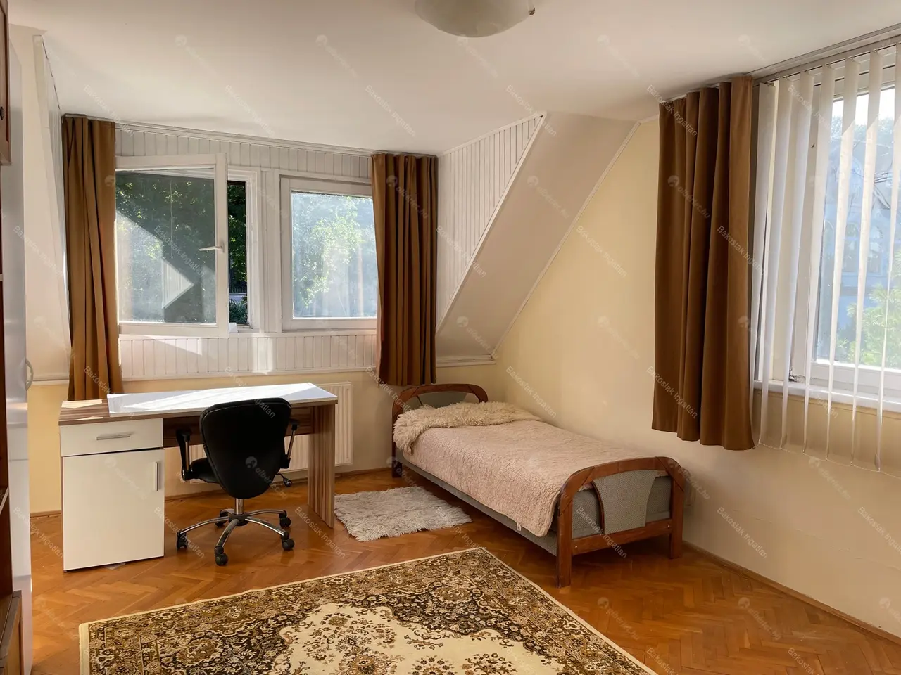 Kiadó albérlet 910000 Ft/hó áron: Budapest, XII. kerület  Eötvös út. Mérete: 220 nm, 5 szobás | Alberlet.hu - 5434110