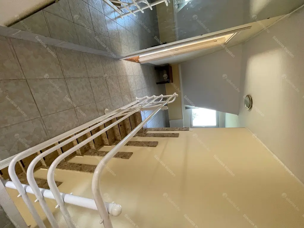 Kiadó albérlet 910000 Ft/hó áron: Budapest, XII. kerület  Eötvös út. Mérete: 220 nm, 5 szobás | Alberlet.hu - 5434118