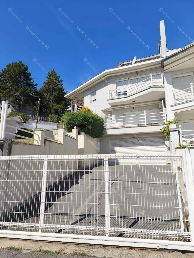 Kiadó albérlet 969000 Ft/hó áron: Budapest, XII. kerület  Fodor lejtő. Mérete: 280 nm, 4 szobás | Alberlet.hu - 6662072