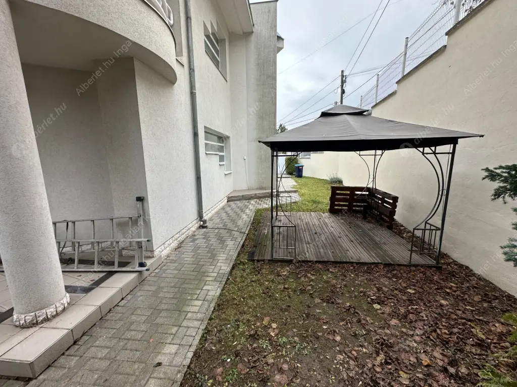 Kiadó albérlet 1023000 Ft/hó áron: Budapest, XII. kerület  Fodor utca. Mérete: 280 nm, 4 szobás | Alberlet.hu - 6617403