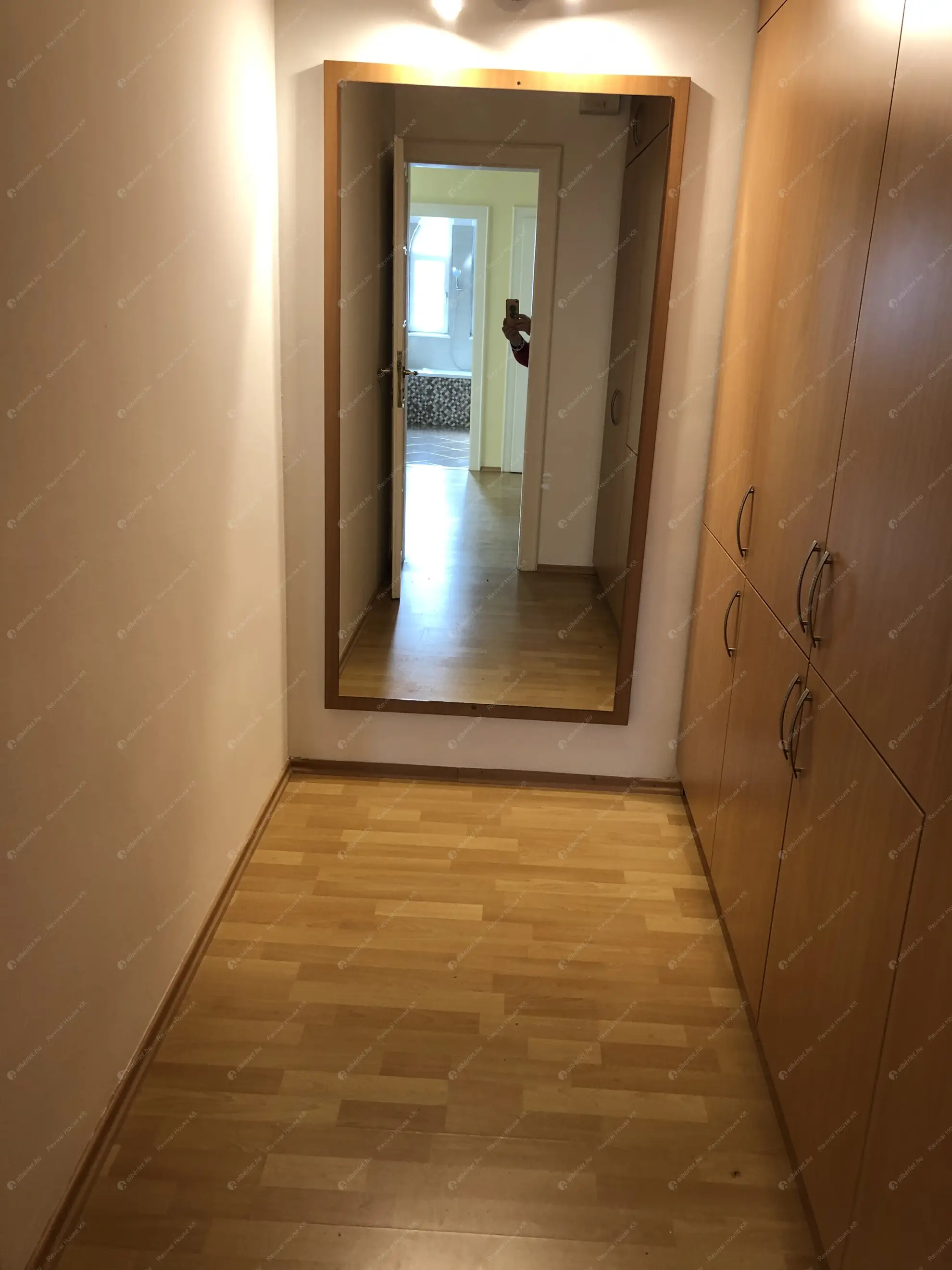 Kiadó albérlet 1145000 Ft/hó áron: Budapest, XII. kerület  Fodor utca. Mérete: 280 nm, 4 szobás | Alberlet.hu - 6596748