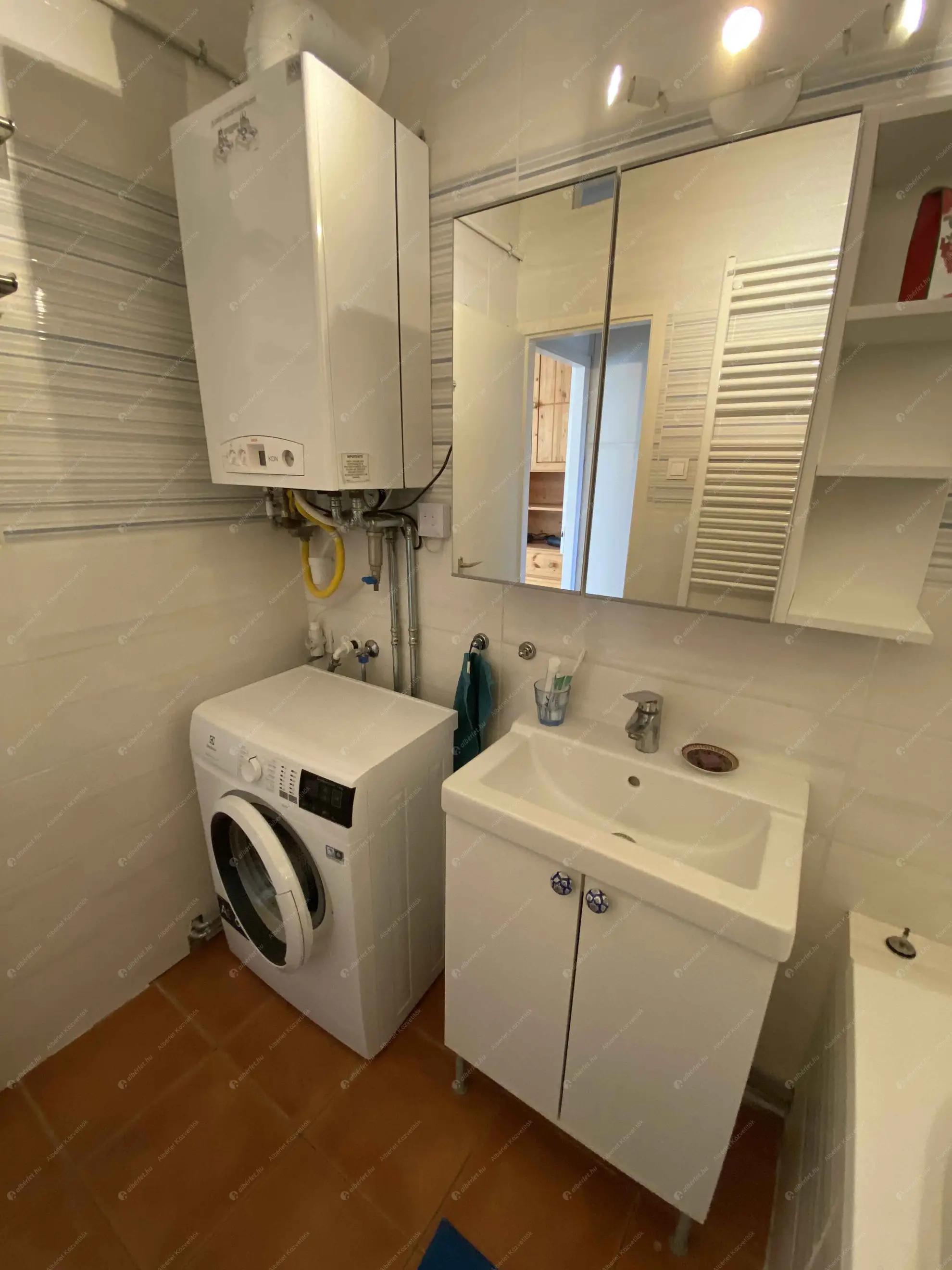 Kiadó albérlet 250000 Ft/hó áron: Budapest, XII. kerület  Fülemile út. Mérete: 65 nm, 2 szobás | Alberlet.hu - 6604803