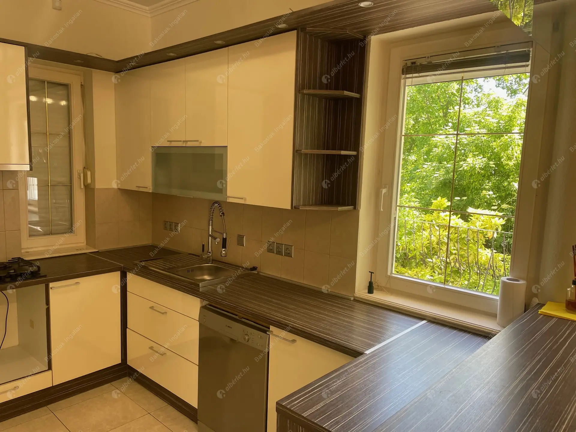 Kiadó albérlet 1116000 Ft/hó áron: Budapest, XII. kerület  Galgóczy utca. Mérete: 300 nm, 7 szobás | Alberlet.hu - 6460142