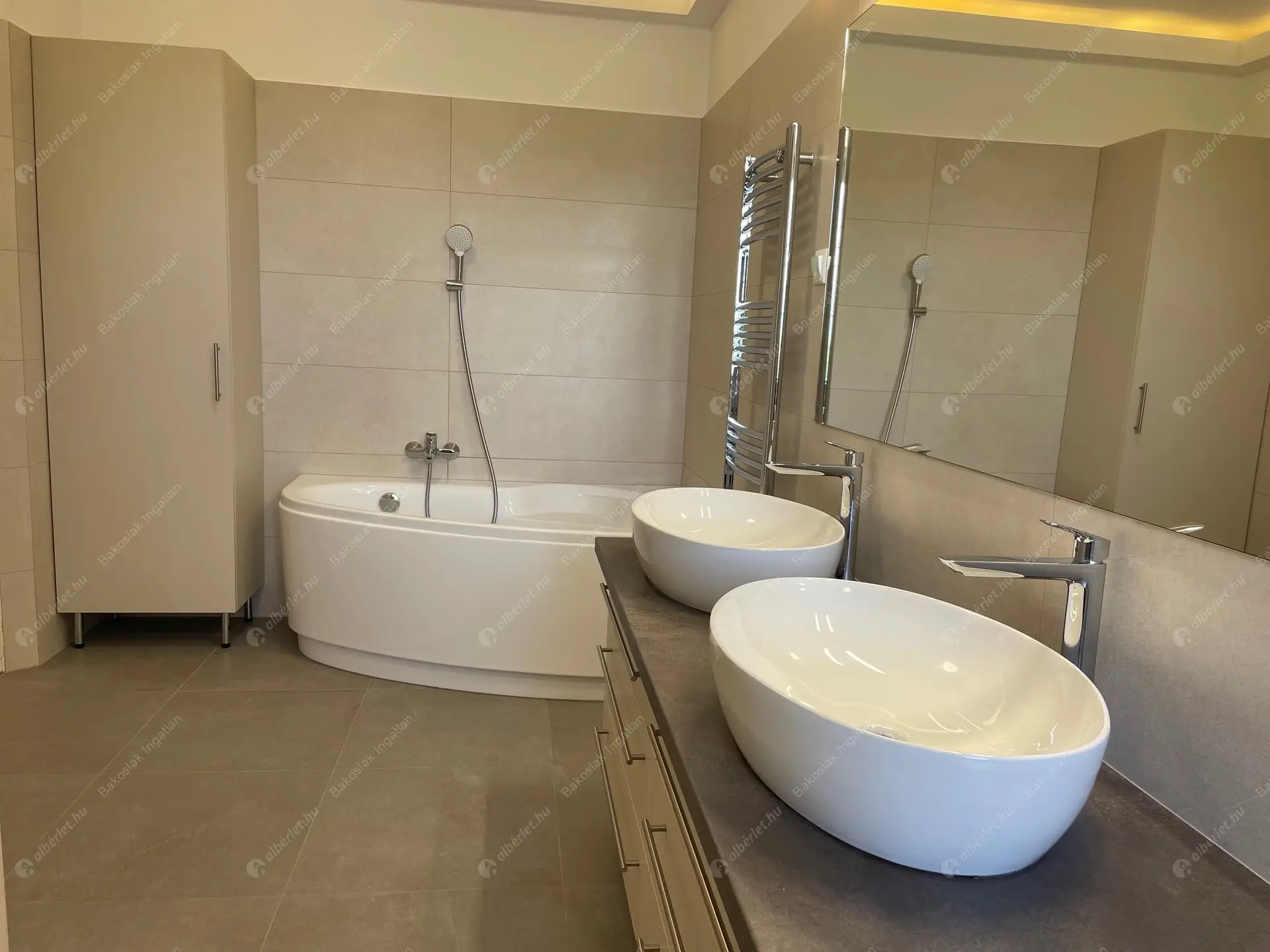 Kiadó albérlet 1116000 Ft/hó áron: Budapest, XII. kerület  Galgóczy utca. Mérete: 300 nm, 7 szobás | Alberlet.hu - 6460154