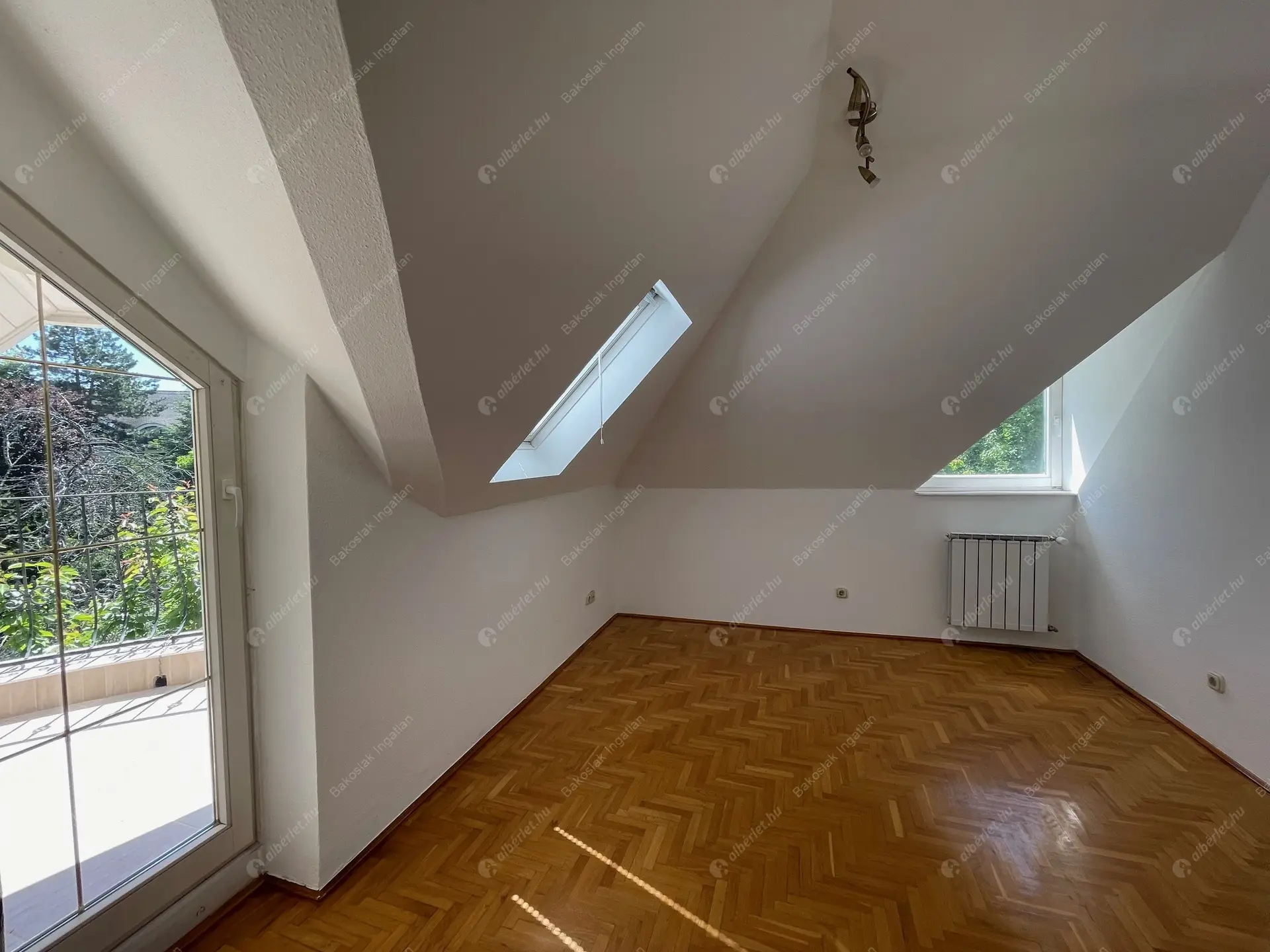 Kiadó albérlet 1116000 Ft/hó áron: Budapest, XII. kerület  Galgóczy utca. Mérete: 300 nm, 7 szobás | Alberlet.hu - 6460158