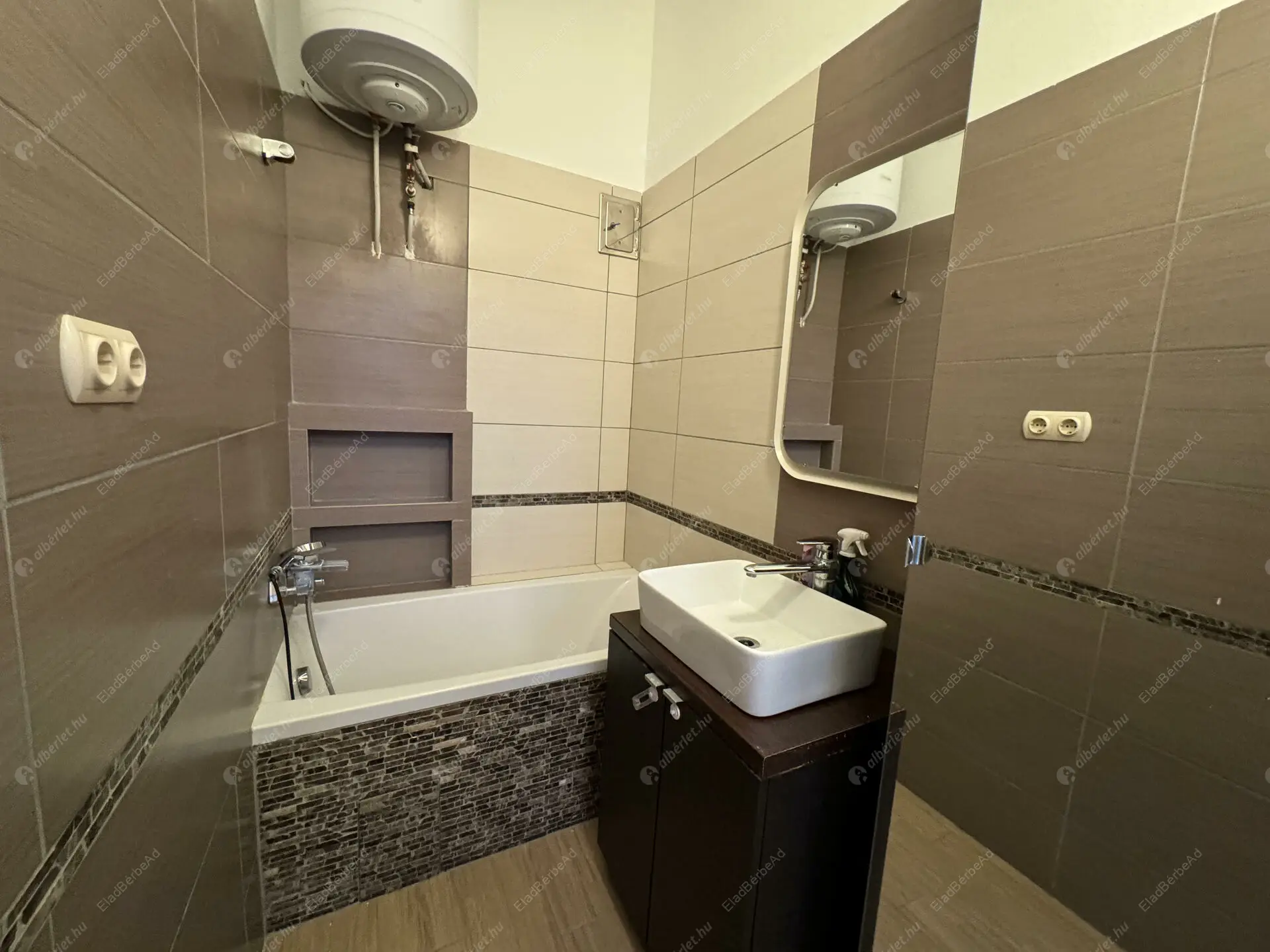 Kiadó albérlet 199000 Ft/hó áron: Budapest, XII. kerület  Greguss utca. Mérete: 40 nm, 1 szobás | Alberlet.hu - 6285250