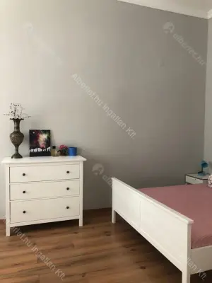 Kiadó albérlet 290000 Ft/hó áron: Budapest, XII. kerület  Hajnóczy József utca. Mérete: 78 nm, 3 szobás | Alberlet.hu - 6698055