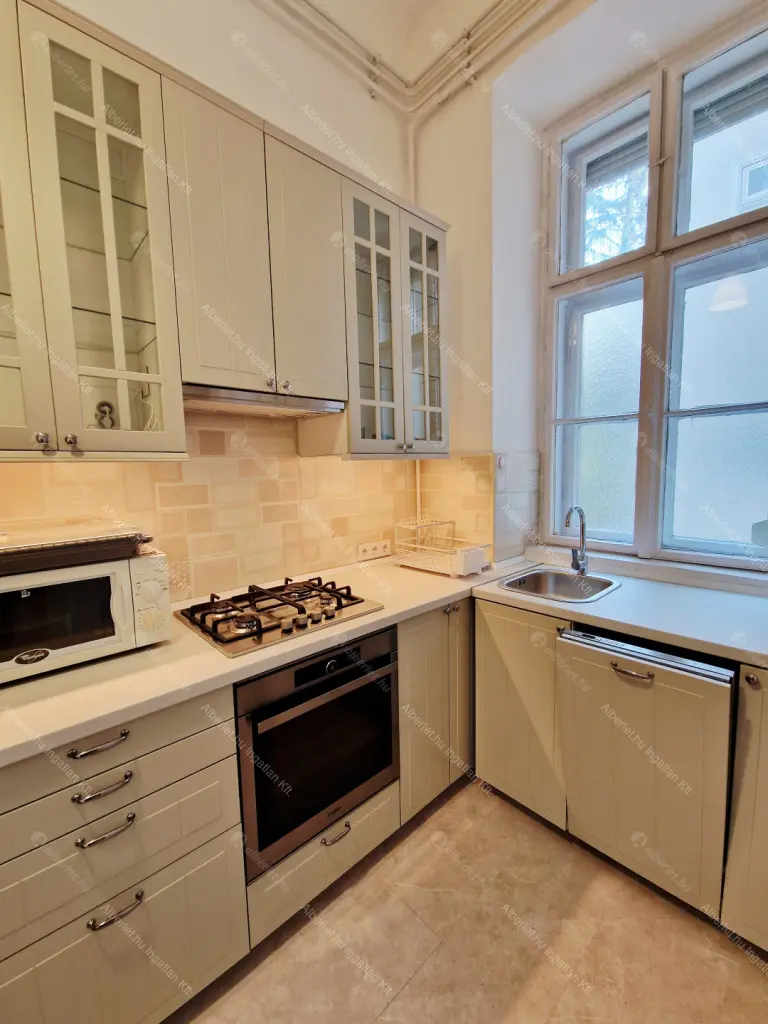 Kiadó albérlet 350000 Ft/hó áron: Budapest, XII. kerület  Hajnóczy József utca. Mérete: 83 nm, 3 szobás | Alberlet.hu - 6678683