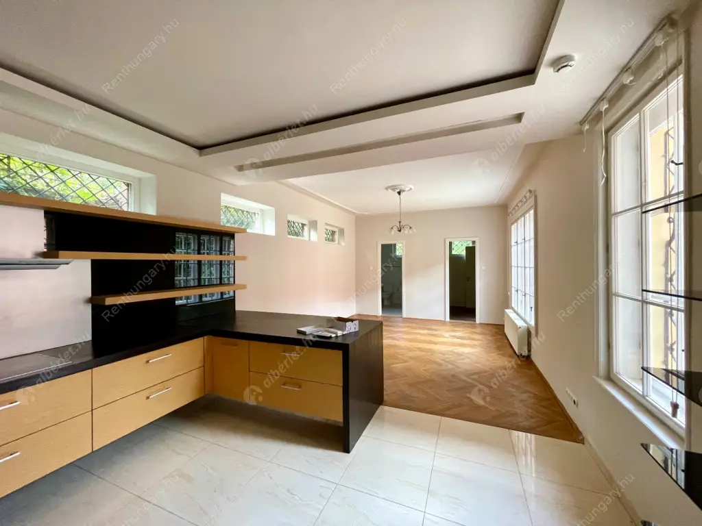 Kiadó albérlet 2671000 Ft/hó áron: Budapest, XII. kerület  Hegyalja út. Mérete: 491 nm, 11 szobás | Alberlet.hu - 6626527