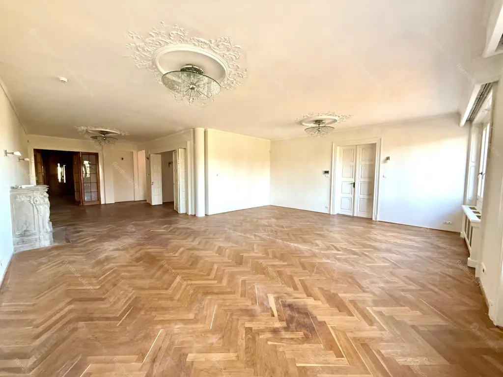 Kiadó albérlet 2507000 Ft/hó áron: Budapest, XII. kerület  Hegyalja út. Mérete: 491 nm, 11 szobás | Alberlet.hu - 6665904