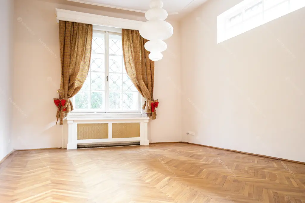 Kiadó albérlet 2507000 Ft/hó áron: Budapest, XII. kerület  Hegyalja út. Mérete: 491 nm, 11 szobás | Alberlet.hu - 6665921