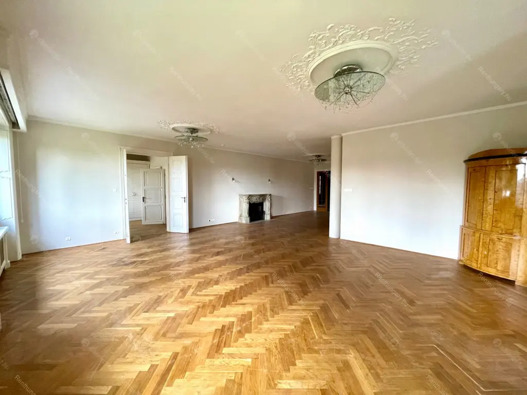 Kiadó albérlet 2733000 Ft/hó áron: Budapest, XII. kerület  Hegyalja út. Mérete: 491 nm, 11 szobás | Alberlet.hu - 6701659