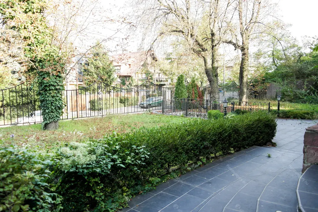 Kiadó albérlet 2733000 Ft/hó áron: Budapest, XII. kerület  Hegyalja út. Mérete: 491 nm, 11 szobás | Alberlet.hu - 6701685