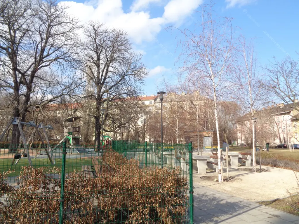 Kiadó albérlet 420000 Ft/hó áron: Budapest, XII. kerület  Istenhegyi út. Mérete: 110 nm, 3 szobás | Alberlet.hu - 6640735