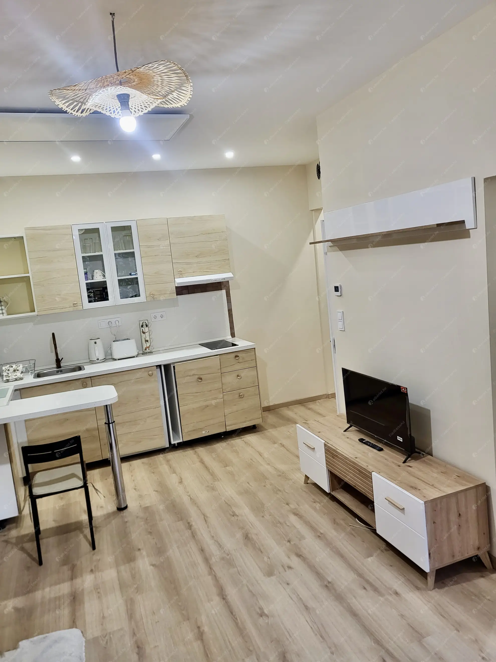 Kiadó albérlet 260000 Ft/hó áron: Budapest, XII. kerület  Királyhágó tér. Mérete: 36 nm, 1 szobás | Alberlet.hu - 6608980