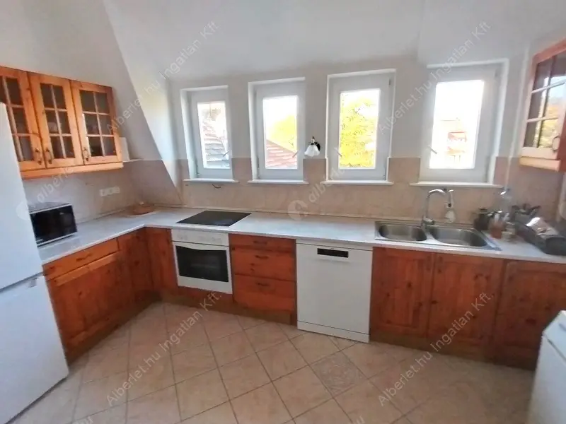 Kiadó albérlet 370000 Ft/hó áron: Budapest, XII. kerület  Kiss János altábornagy utca. Mérete: 87 nm, 3 szobás | Alberlet.hu - 6594027