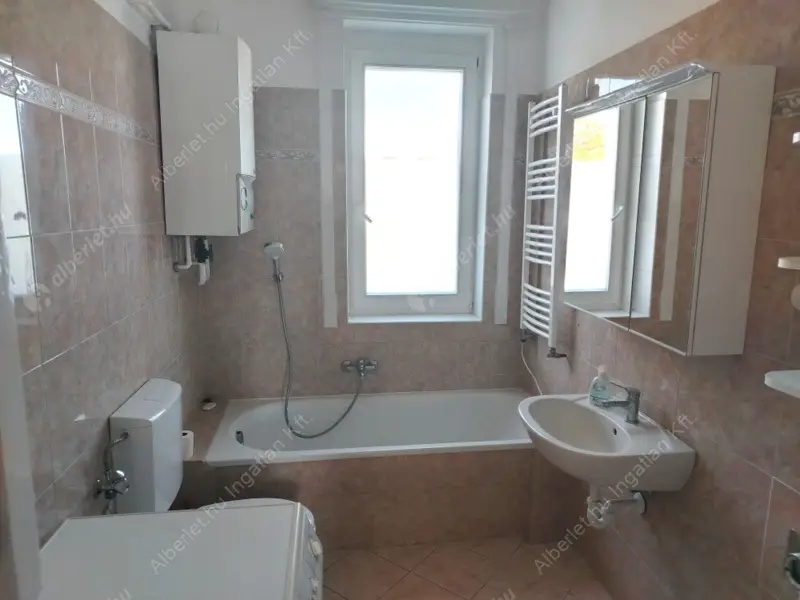 Kiadó albérlet 370000 Ft/hó áron: Budapest, XII. kerület  Kiss János altábornagy utca. Mérete: 87 nm, 3 szobás | Alberlet.hu - 6594033