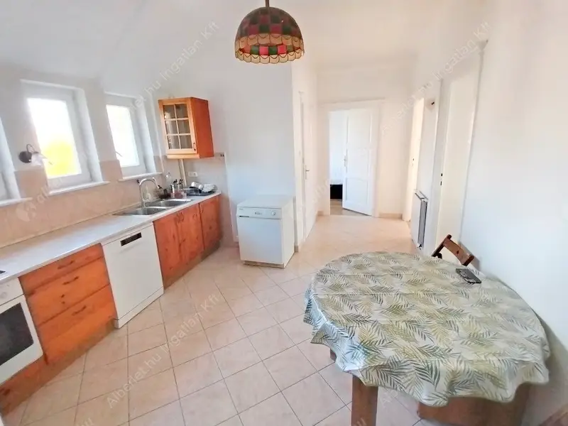 Kiadó albérlet 370000 Ft/hó áron: Budapest, XII. kerület  Kiss János altábornagy utca. Mérete: 87 nm, 3 szobás | Alberlet.hu - 6594036