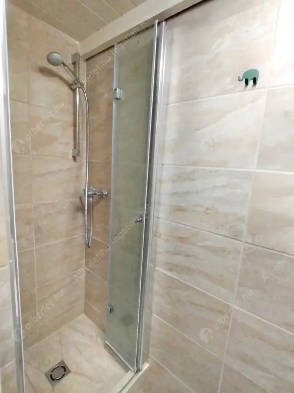 Kiadó albérlet 370000 Ft/hó áron: Budapest, XII. kerület  Kiss János altábornagy utca. Mérete: 87 nm, 3 szobás | Alberlet.hu - 6594045