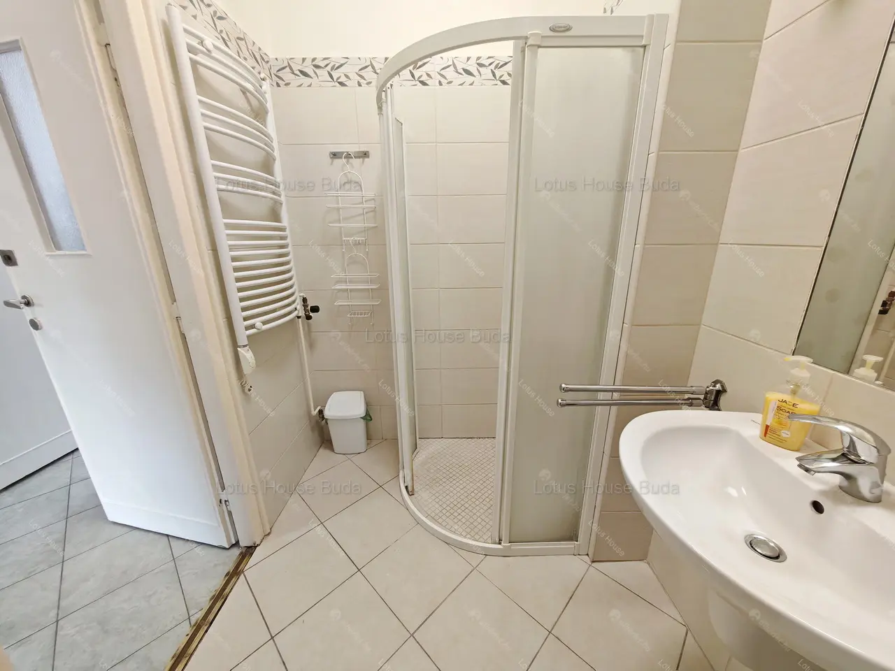 Kiadó albérlet 260000 Ft/hó áron: Budapest, XII. kerület  Magyar jakobinusok tere. Mérete: 54 nm, 2 szobás | Alberlet.hu - 6677356