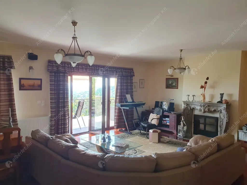 Kiadó albérlet 2200000 Ft/hó áron: Budapest, XII. kerület  Mártonvölgy utca. Mérete: 420 nm, 8 szobás | Alberlet.hu - 6530956