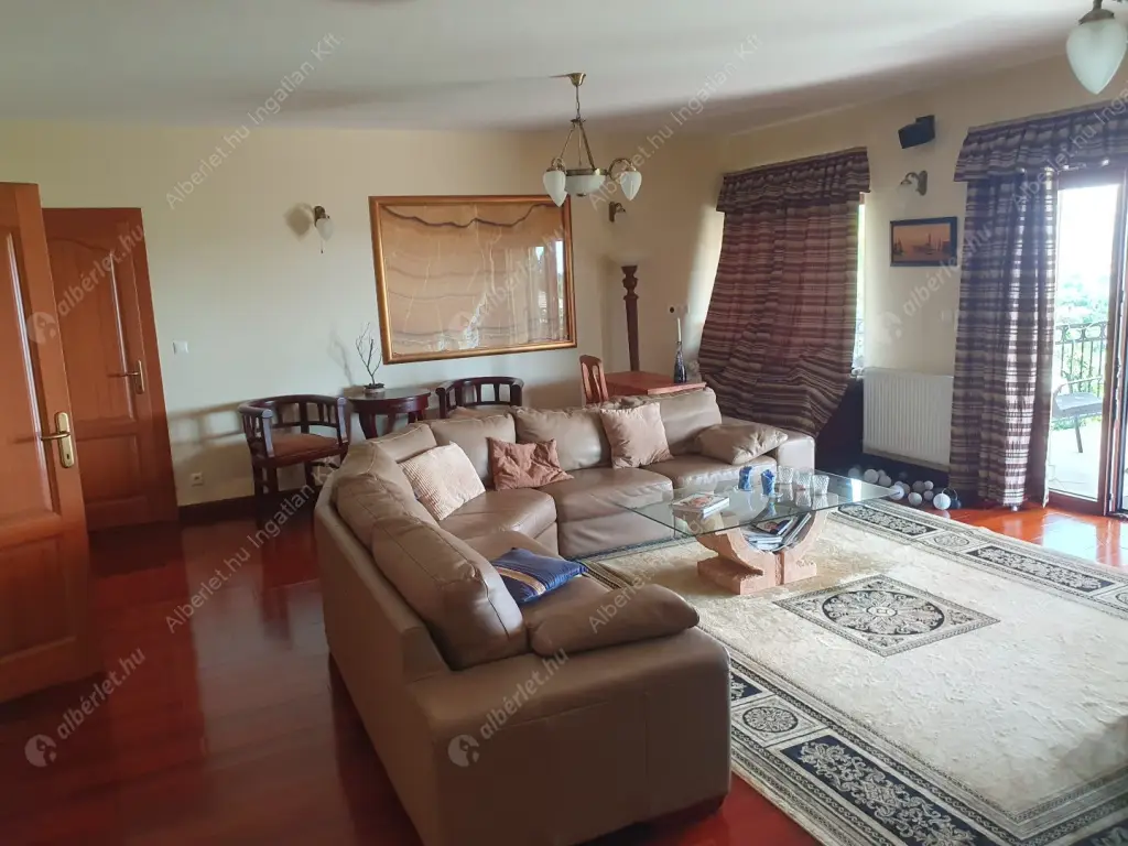 Kiadó albérlet 2200000 Ft/hó áron: Budapest, XII. kerület  Mártonvölgy utca. Mérete: 420 nm, 8 szobás | Alberlet.hu - 6530957