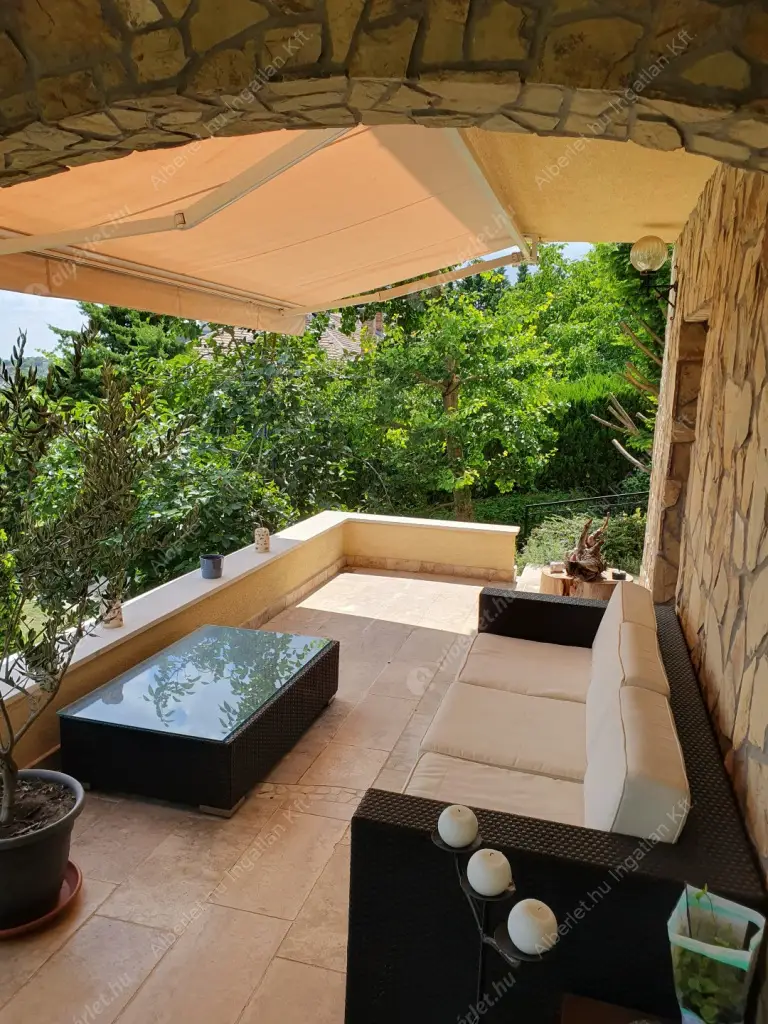 Kiadó albérlet 2200000 Ft/hó áron: Budapest, XII. kerület  Mártonvölgy utca. Mérete: 420 nm, 8 szobás | Alberlet.hu - 6530967