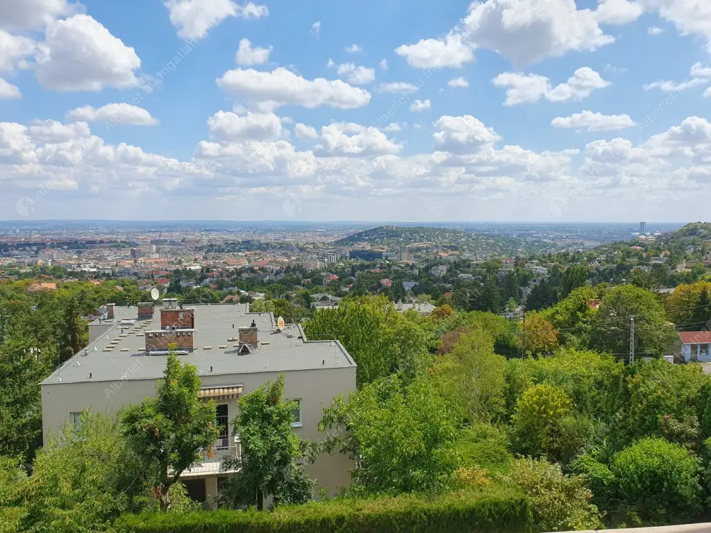 Kiadó albérlet 2200000 Ft/hó áron: Budapest, XII. kerület  Mártonvölgy utca. Mérete: 420 nm, 8 szobás | Alberlet.hu - 6530978