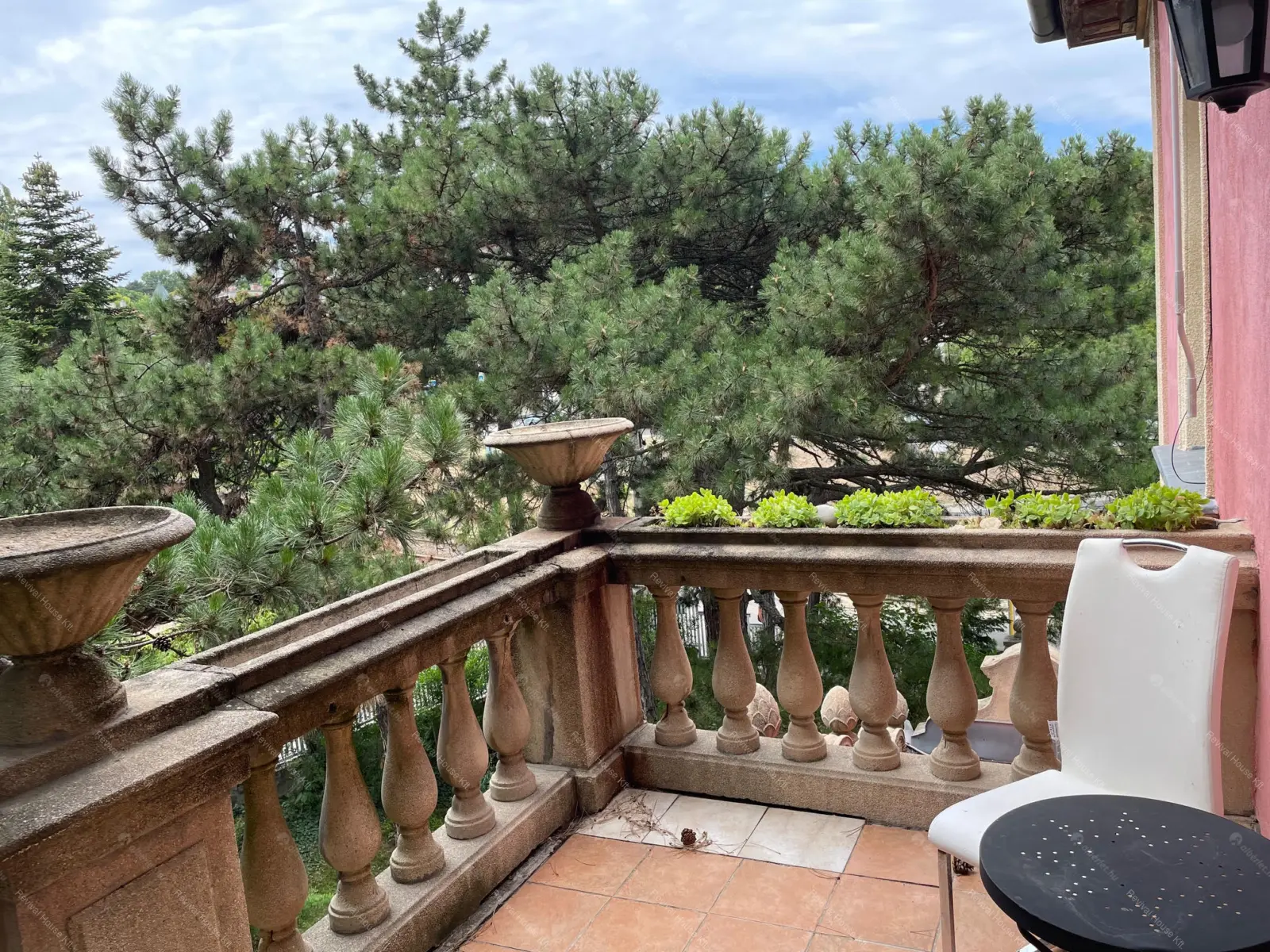 Kiadó albérlet 760000 Ft/hó áron: Budapest, XII. kerület  Németvölgyi út. Mérete: 128 nm, 5 szobás | Alberlet.hu - 6702821