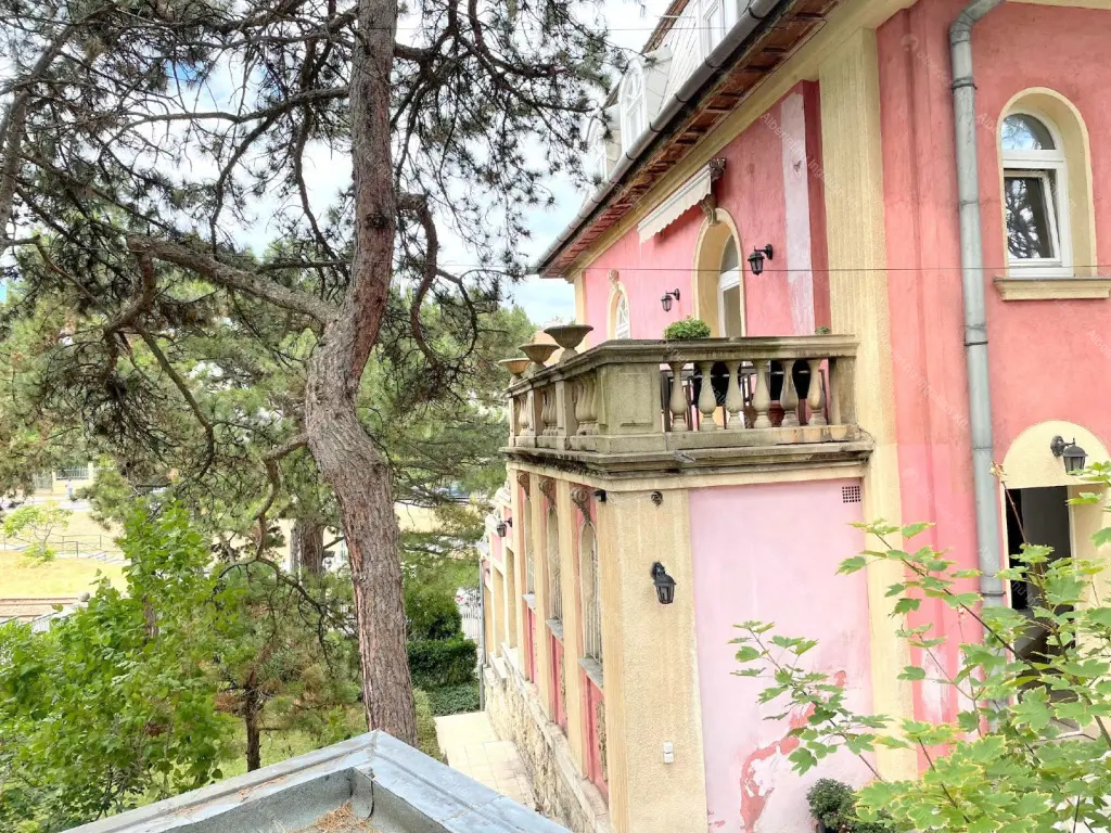 Kiadó albérlet 760000 Ft/hó áron: Budapest, XII. kerület  Németvölgyi út. Mérete: 128 nm, 5 szobás | Alberlet.hu - 6704105