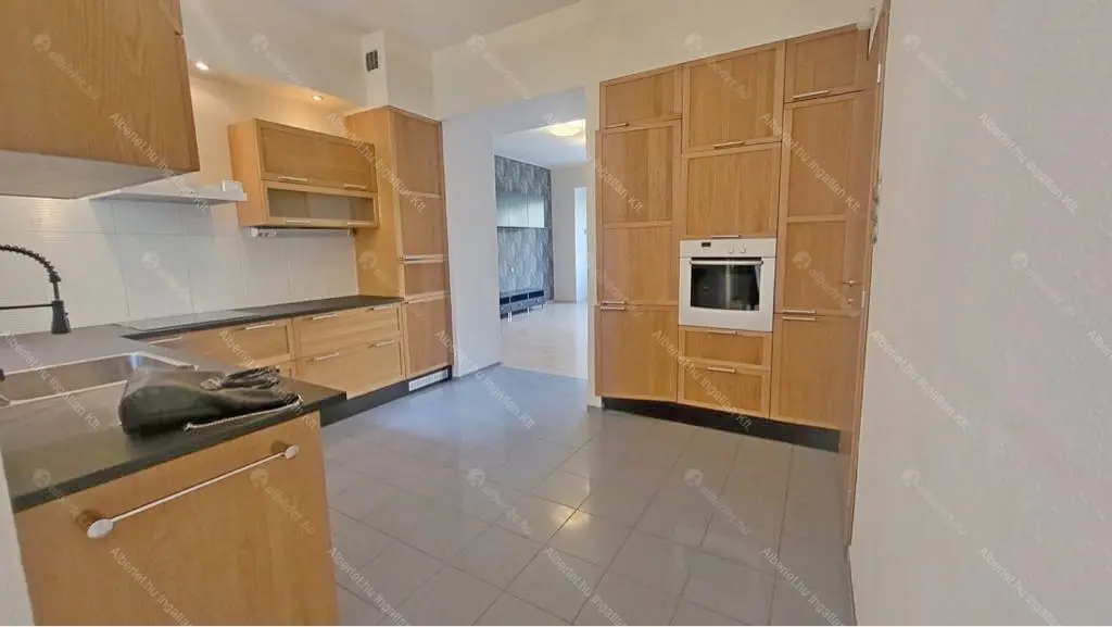 Kiadó albérlet 340000 Ft/hó áron: Budapest, XII. kerület  Németvölgyi út. Mérete: 80 nm, 2 szobás | Alberlet.hu - 6688111