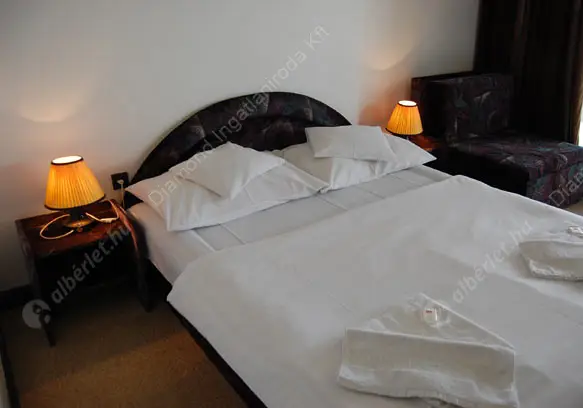 Kiadó albérlet 130000 Ft/hó áron: Budapest, XII. kerület  Rácz Aladár út. Mérete: 28 nm, 1 szobás | Alberlet.hu - 3173410