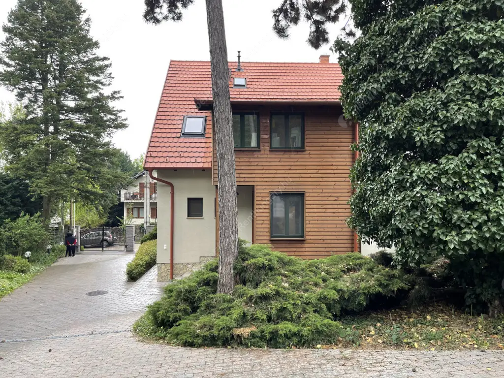 Kiadó albérlet 600000 Ft/hó áron: Budapest, XII. kerület  Szanatórium utca. Mérete: 152 nm, 5 szobás | Alberlet.hu - 6535236