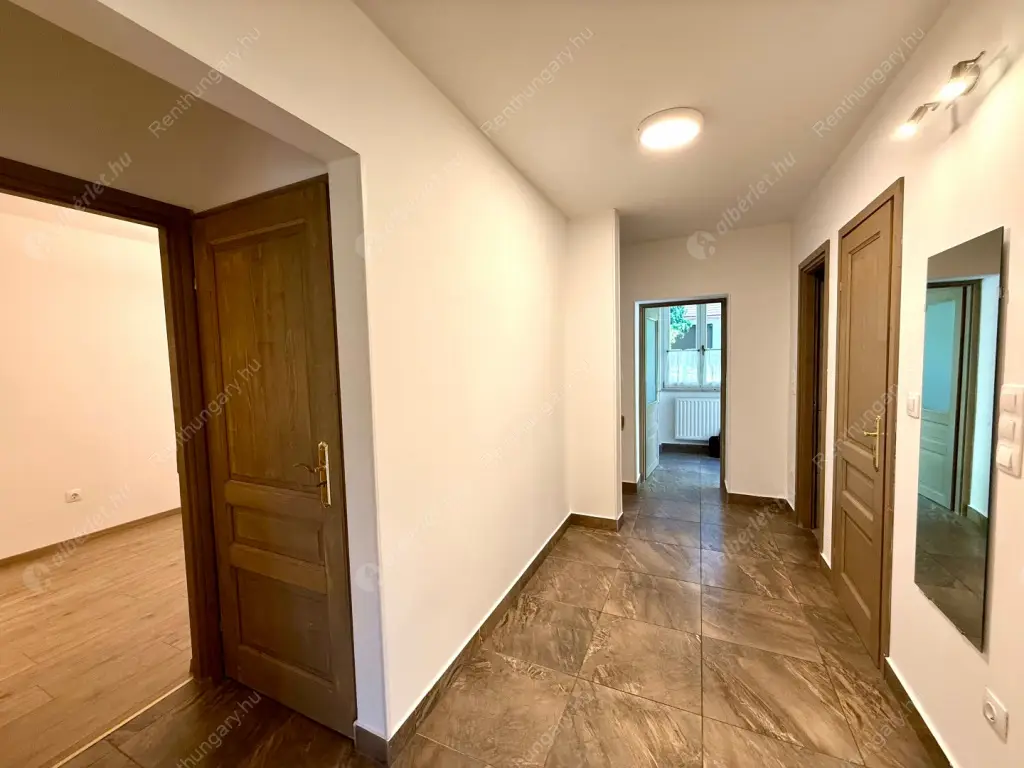 Kiadó albérlet 600000 Ft/hó áron: Budapest, XII. kerület  Szanatórium utca. Mérete: 152 nm, 5 szobás | Alberlet.hu - 6535244