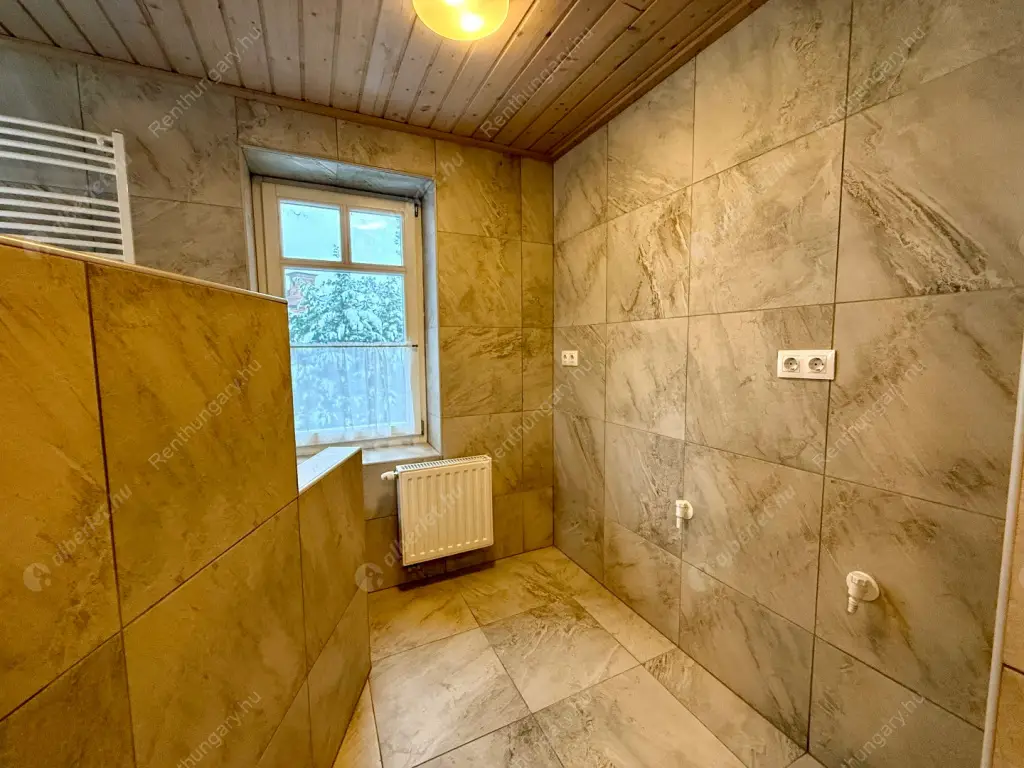 Kiadó albérlet 600000 Ft/hó áron: Budapest, XII. kerület  Szanatórium utca. Mérete: 152 nm, 5 szobás | Alberlet.hu - 6535254