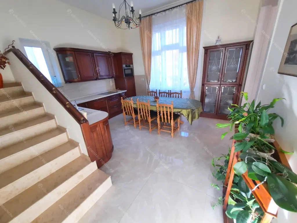 Kiadó albérlet 1000000 Ft/hó áron: Budapest, XII. kerület  Szendi utca. Mérete: 233 nm, 5 szobás | Alberlet.hu - 6696841