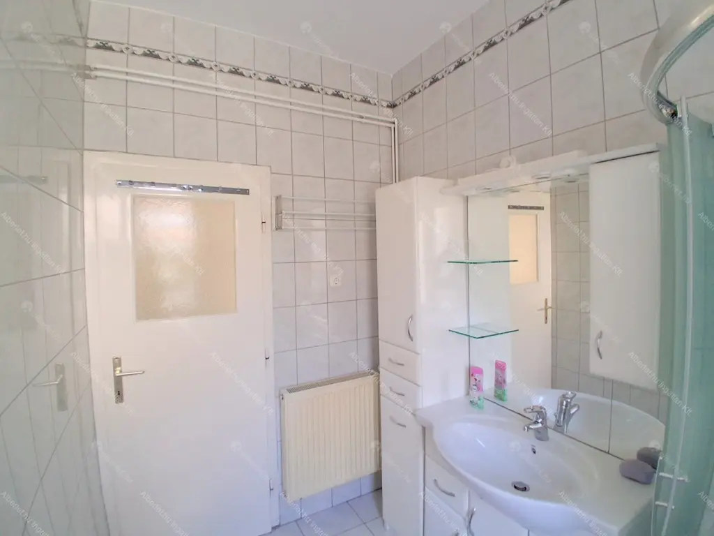 Kiadó albérlet 270000 Ft/hó áron: Budapest, XII. kerület  Tusnádi köz. Mérete: 60 nm, 2 szobás | Alberlet.hu - 6664582