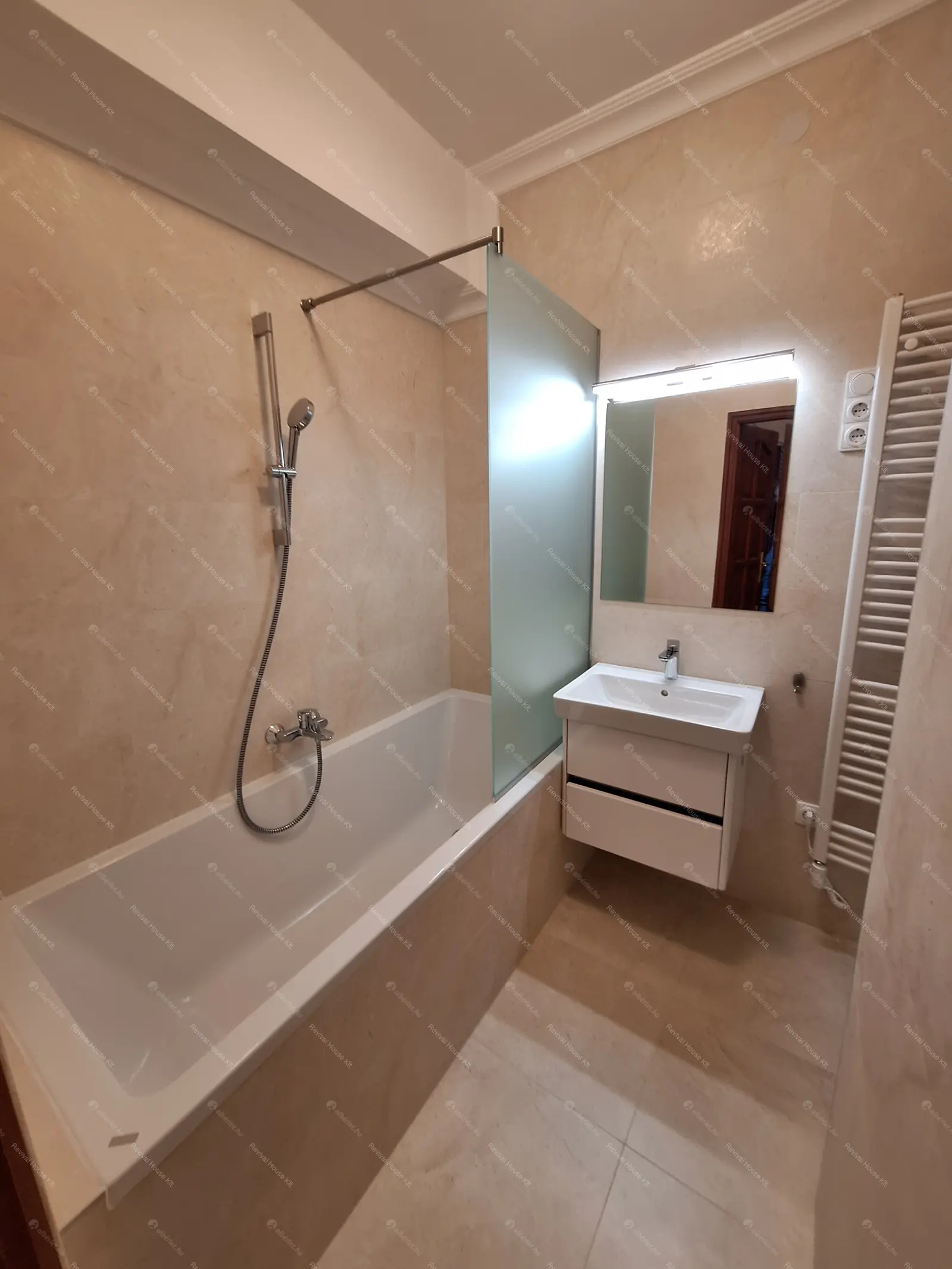 Kiadó albérlet 938000 Ft/hó áron: Budapest, XII. kerület  Városkúti út. Mérete: 240 nm, 5 szobás | Alberlet.hu - 6662794