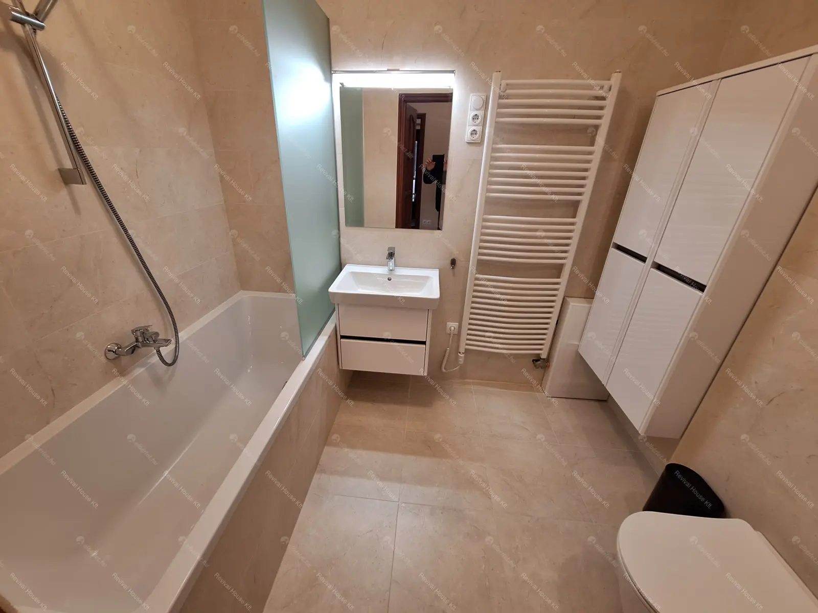 Kiadó albérlet 938000 Ft/hó áron: Budapest, XII. kerület  Városkúti út. Mérete: 240 nm, 5 szobás | Alberlet.hu - 6662807