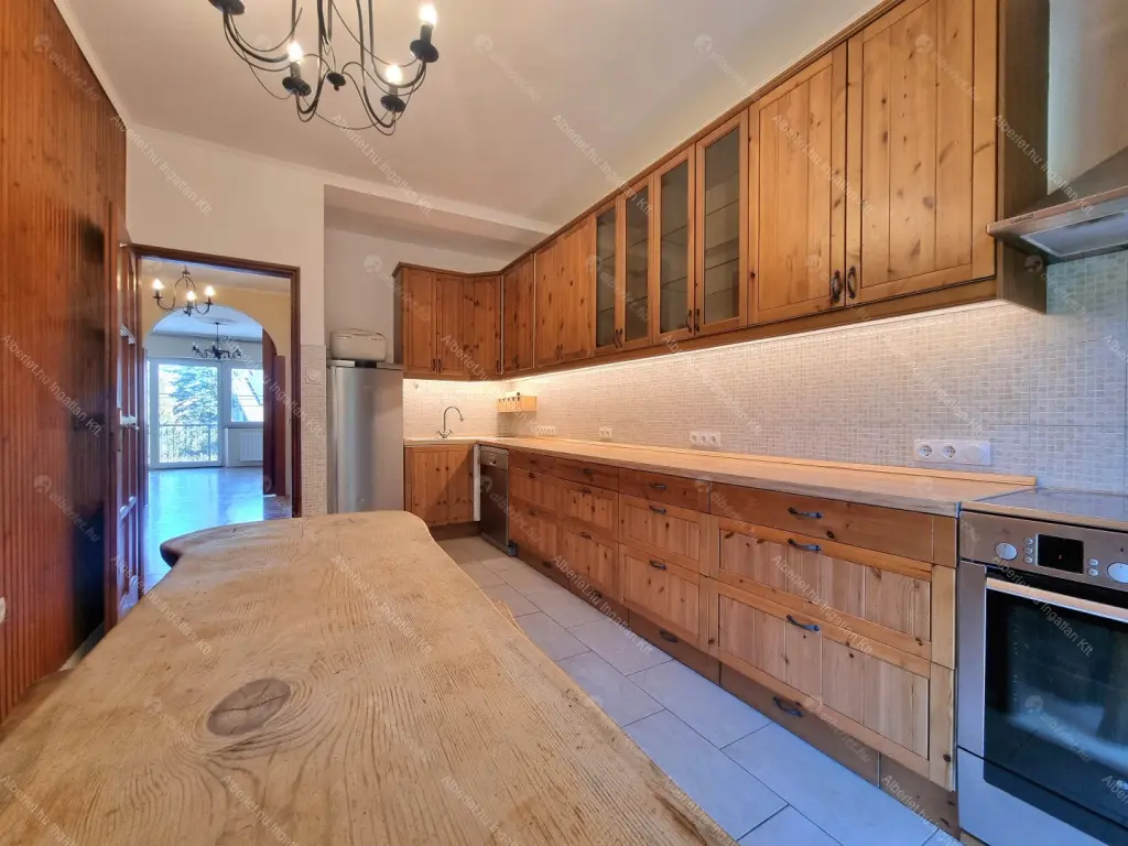 Kiadó albérlet 950000 Ft/hó áron: Budapest, XII. kerület  Városkúti út. Mérete: 240 nm, 5 szobás | Alberlet.hu - 6669912