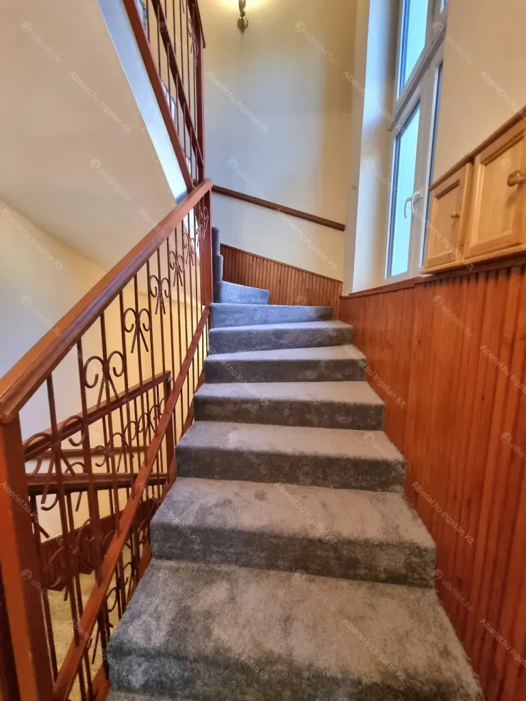 Kiadó albérlet 950000 Ft/hó áron: Budapest, XII. kerület  Városkúti út. Mérete: 240 nm, 5 szobás | Alberlet.hu - 6669931