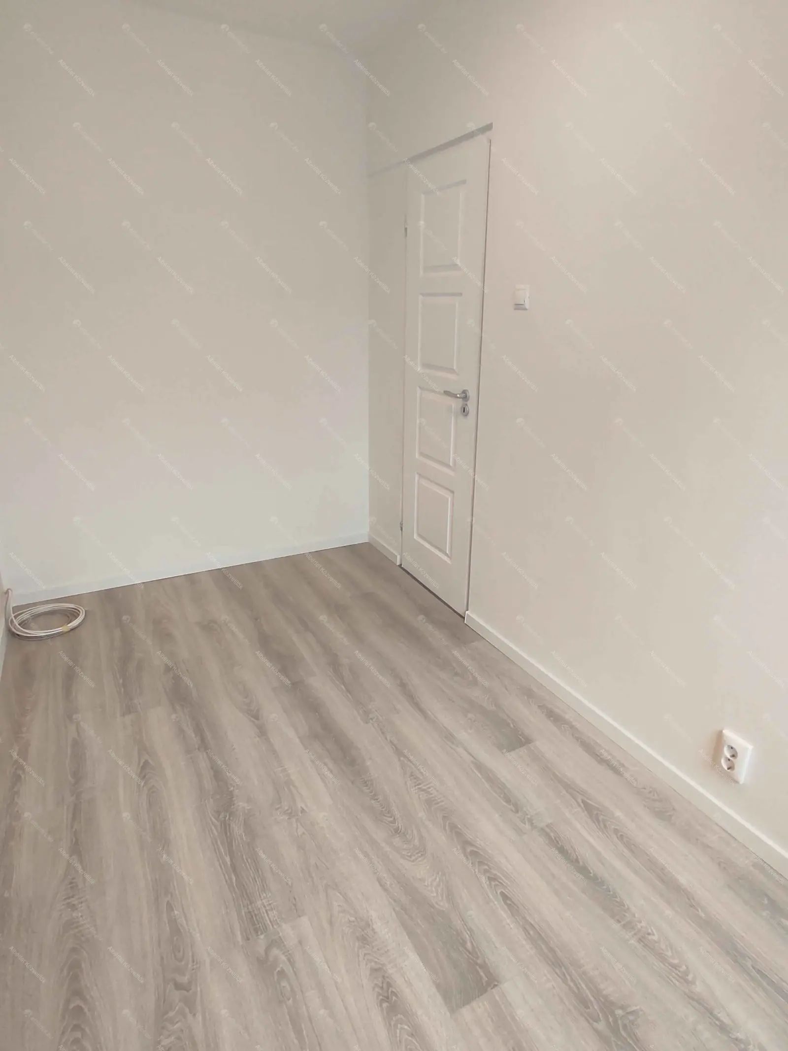 Kiadó albérlet 200000 Ft/hó áron: Budapest, XIII. kerület  Babér utca. Mérete: 35 nm, 1 szobás | Alberlet.hu - 6667719