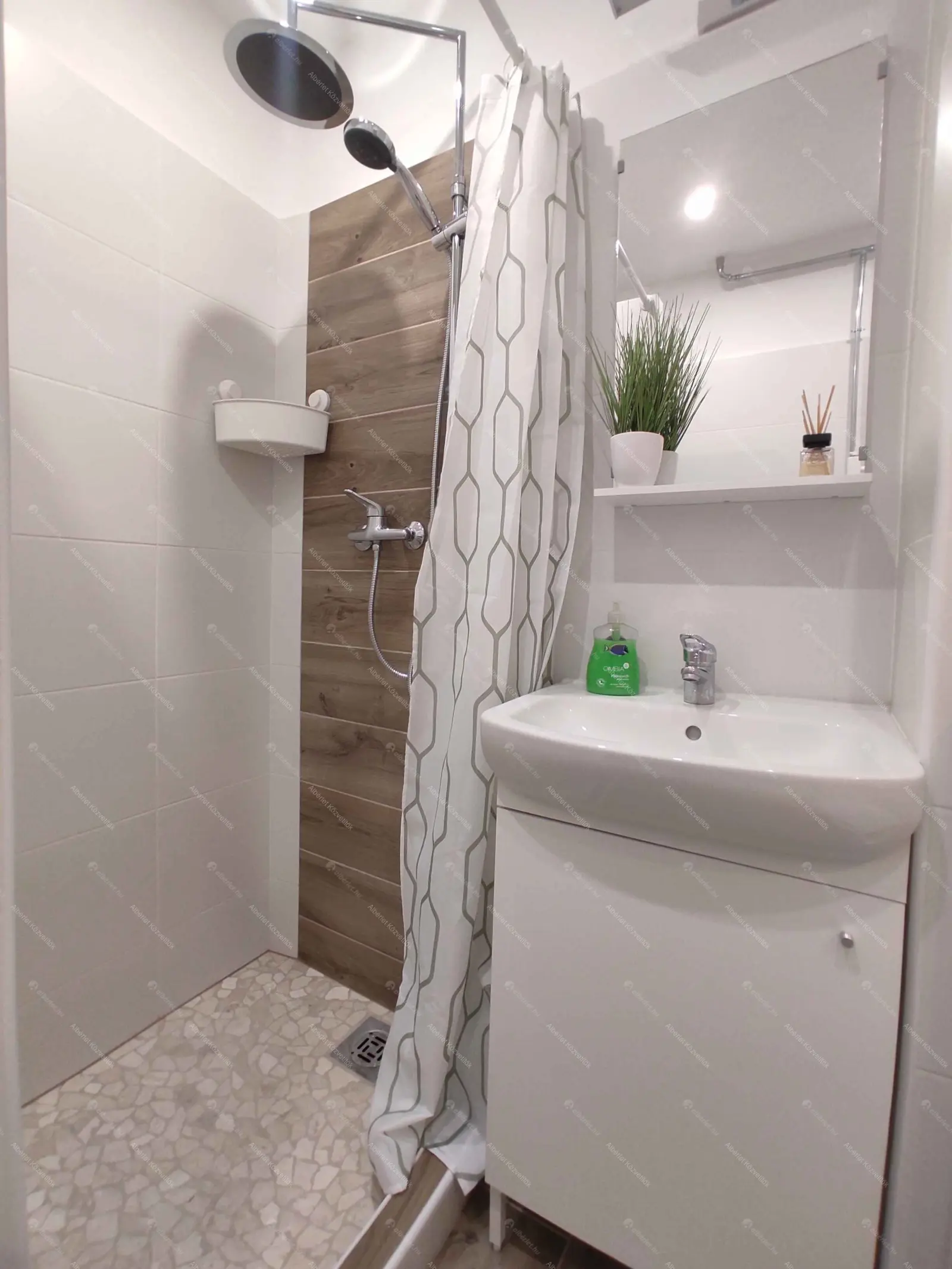 Kiadó albérlet 200000 Ft/hó áron: Budapest, XIII. kerület  Babér utca. Mérete: 35 nm, 1 szobás | Alberlet.hu - 6667721