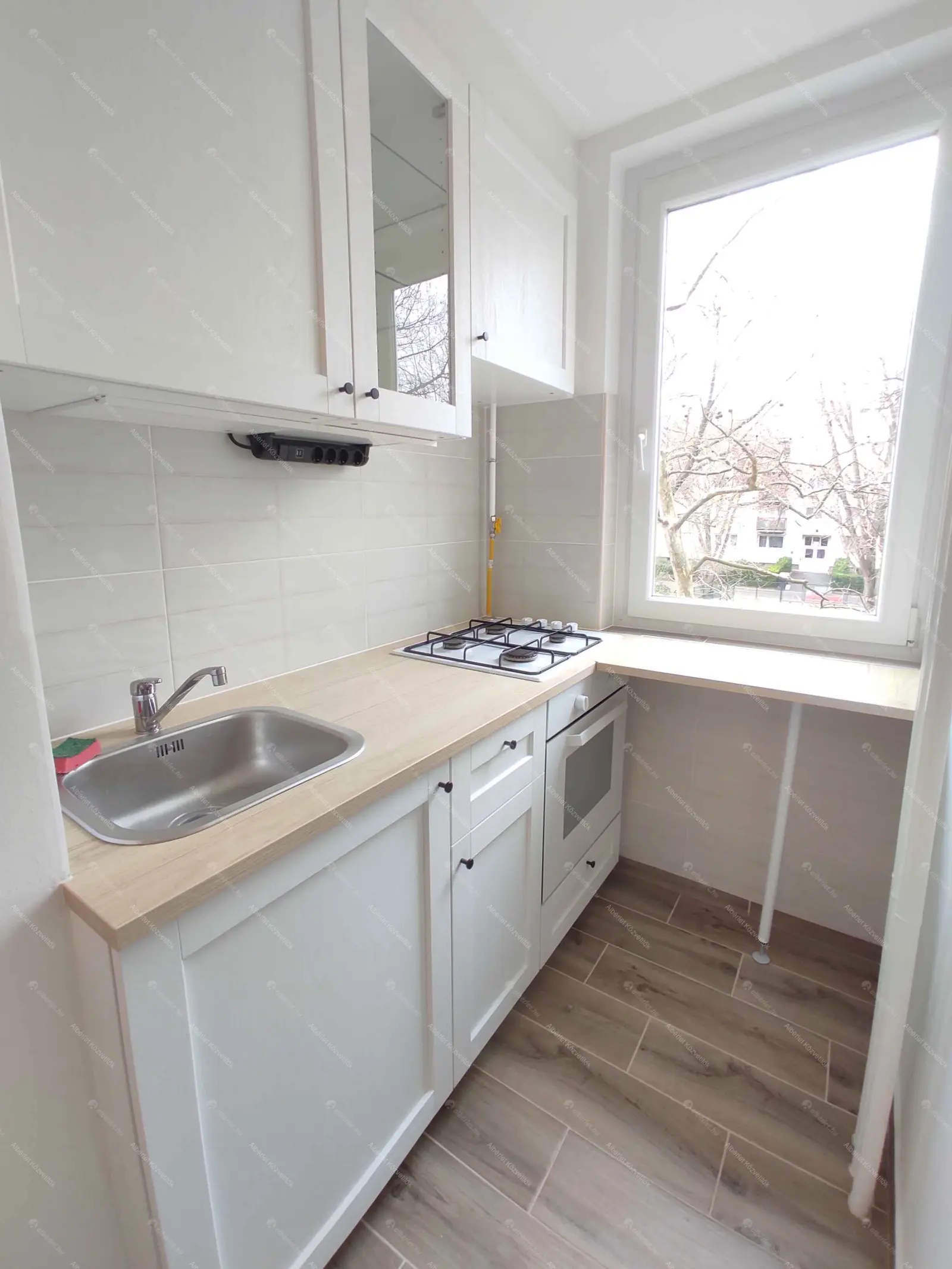 Kiadó albérlet 200000 Ft/hó áron: Budapest, XIII. kerület  Babér utca. Mérete: 35 nm, 1 szobás | Alberlet.hu - 6667723