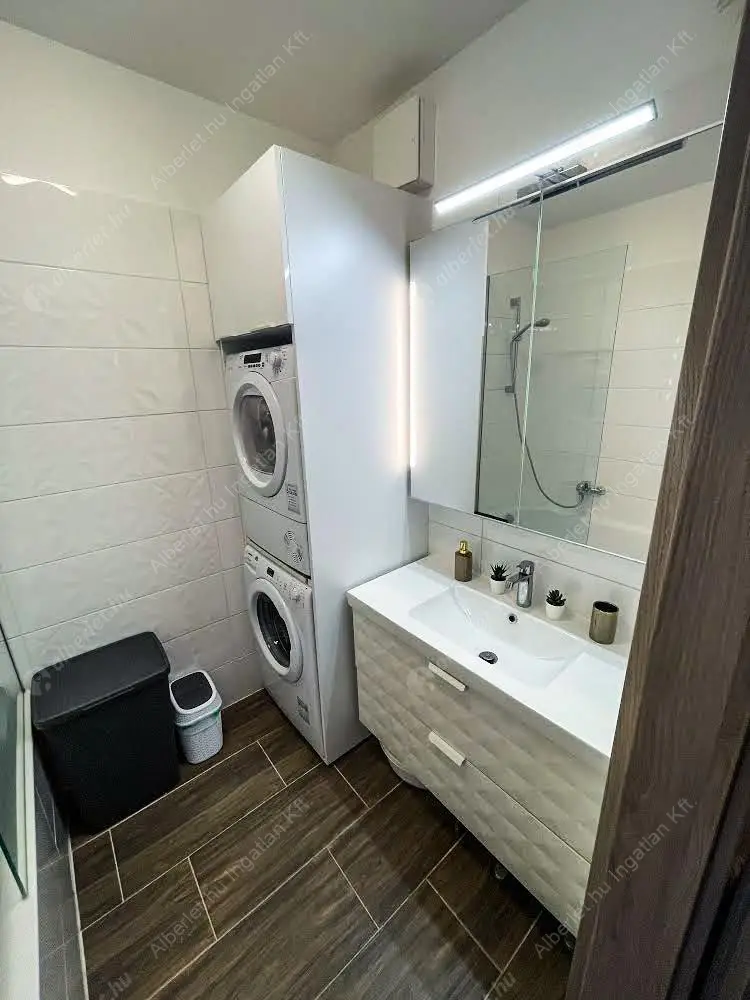 Kiadó albérlet 320000 Ft/hó áron: Budapest, XIII. kerület  Babér utca. Mérete: 50 nm, 2 szobás | Alberlet.hu - 6633487