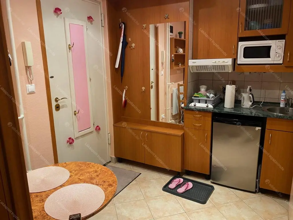 Kiadó albérlet 210000 Ft/hó áron: Budapest, XIII. kerület  Balzac utca. Mérete: 30 nm, 1 szobás | Alberlet.hu - 6704146