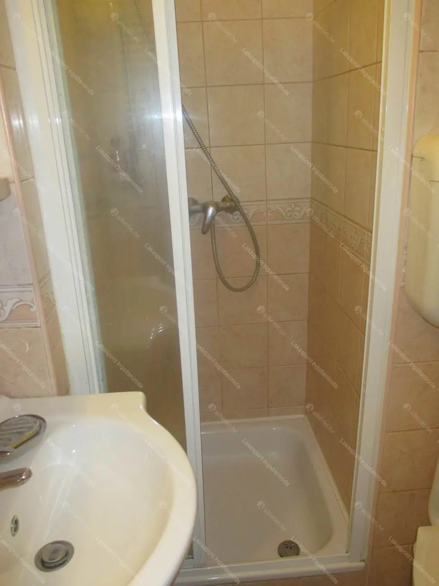 Kiadó albérlet 210000 Ft/hó áron: Budapest, XIII. kerület  Balzac utca. Mérete: 30 nm, 1 szobás | Alberlet.hu - 6704149