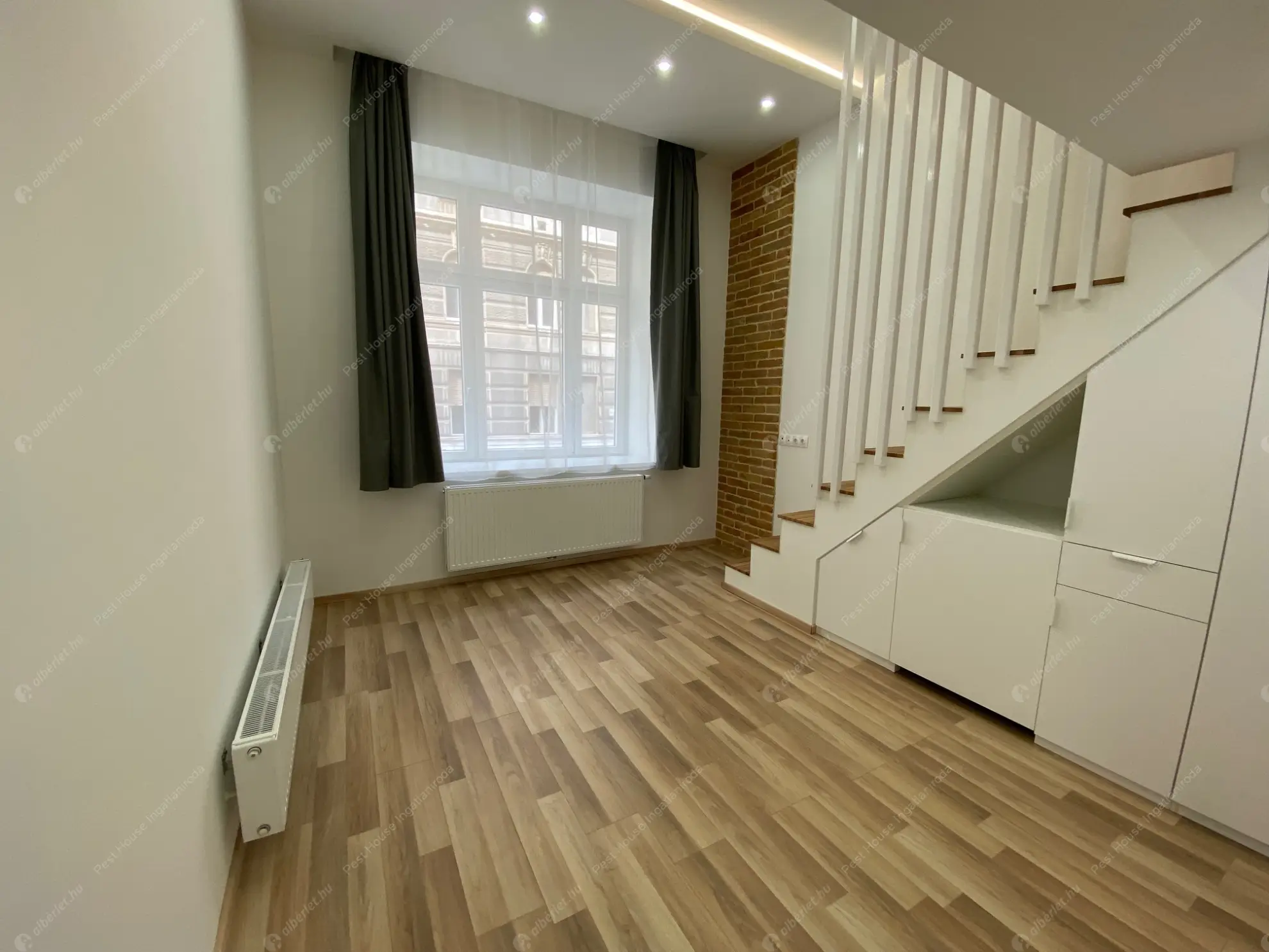 Kiadó albérlet 220000 Ft/hó áron: Budapest, XIII. kerület  Balzac utca. Mérete: 31 nm, 1 szobás | Alberlet.hu - 6582372