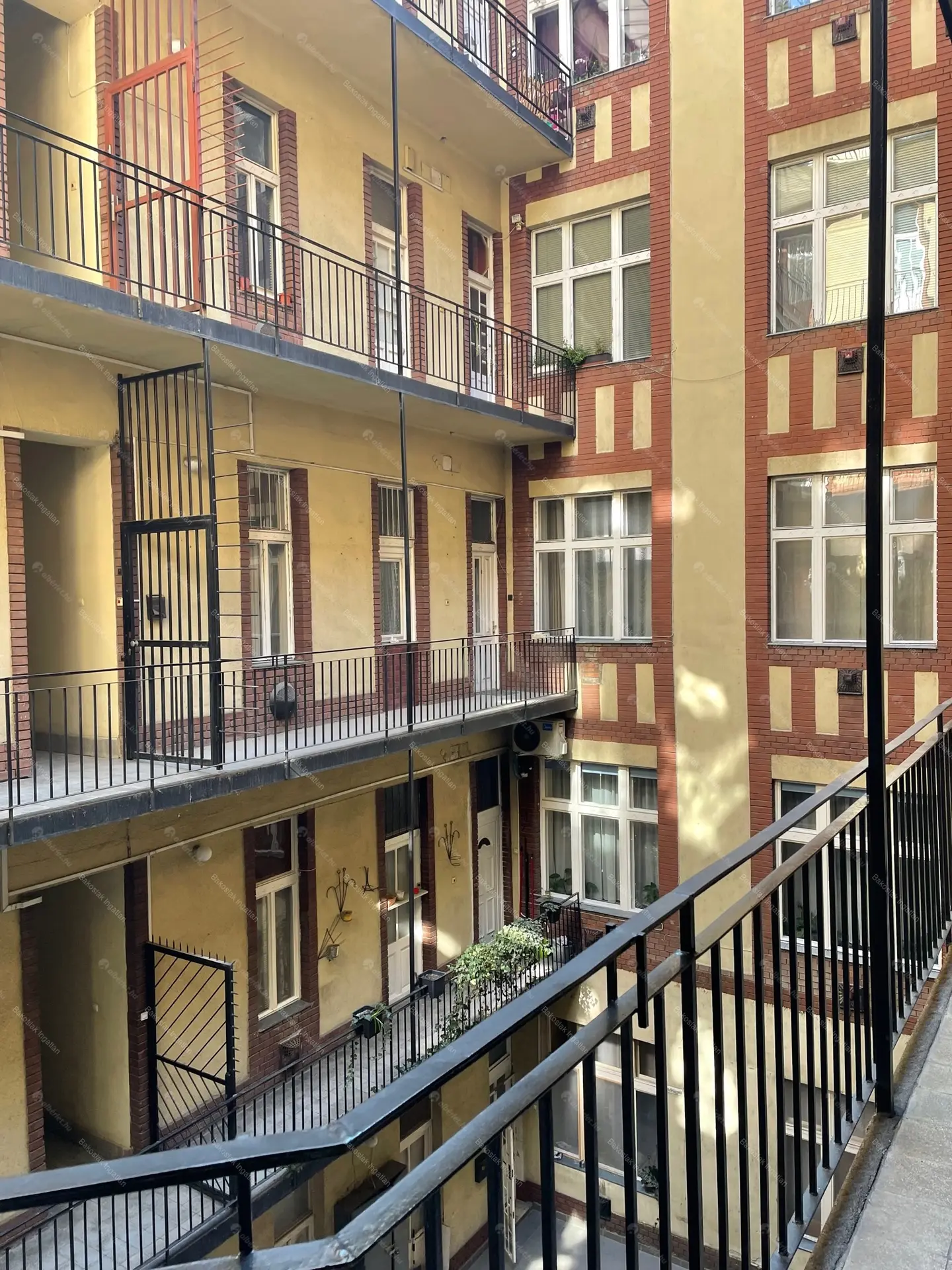 Kiadó albérlet 200000 Ft/hó áron: Budapest, XIII. kerület  Balzac utca. Mérete: 45 nm, 1 szobás | Alberlet.hu - 5619909