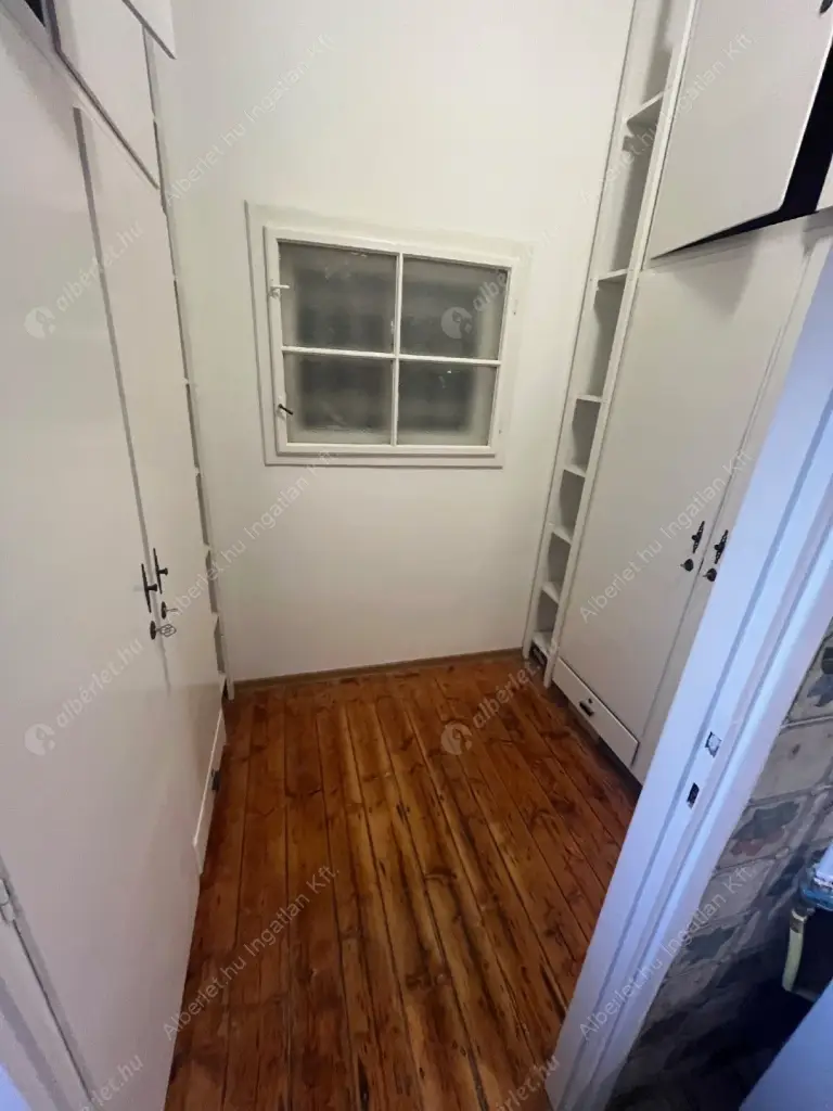 Kiadó albérlet 320000 Ft/hó áron: Budapest, XIII. kerület  Balzac utca. Mérete: 72 nm, 2 szobás | Alberlet.hu - 6591878